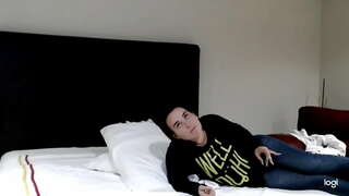 ���ैं उसे दे lechita जबकि एक अन्य भाड़ में