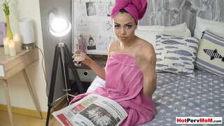 Malaking suso, matandang sexy latina mommy nakasakay sa kanyang stepsons titi