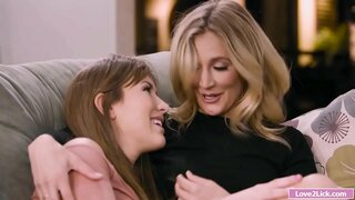 ���ಲತಾಯಿಯ ತುಲ್ಲು ಕುಂಡೆ ಬೆರಳು ನೆಕ್ಕು ಮಲಮಗಳಾಗಿದ್ದಾಳೆ