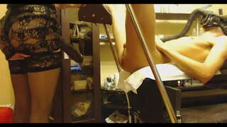 Nèg Pran Jigantèsk Strapon Moute Bourik Li